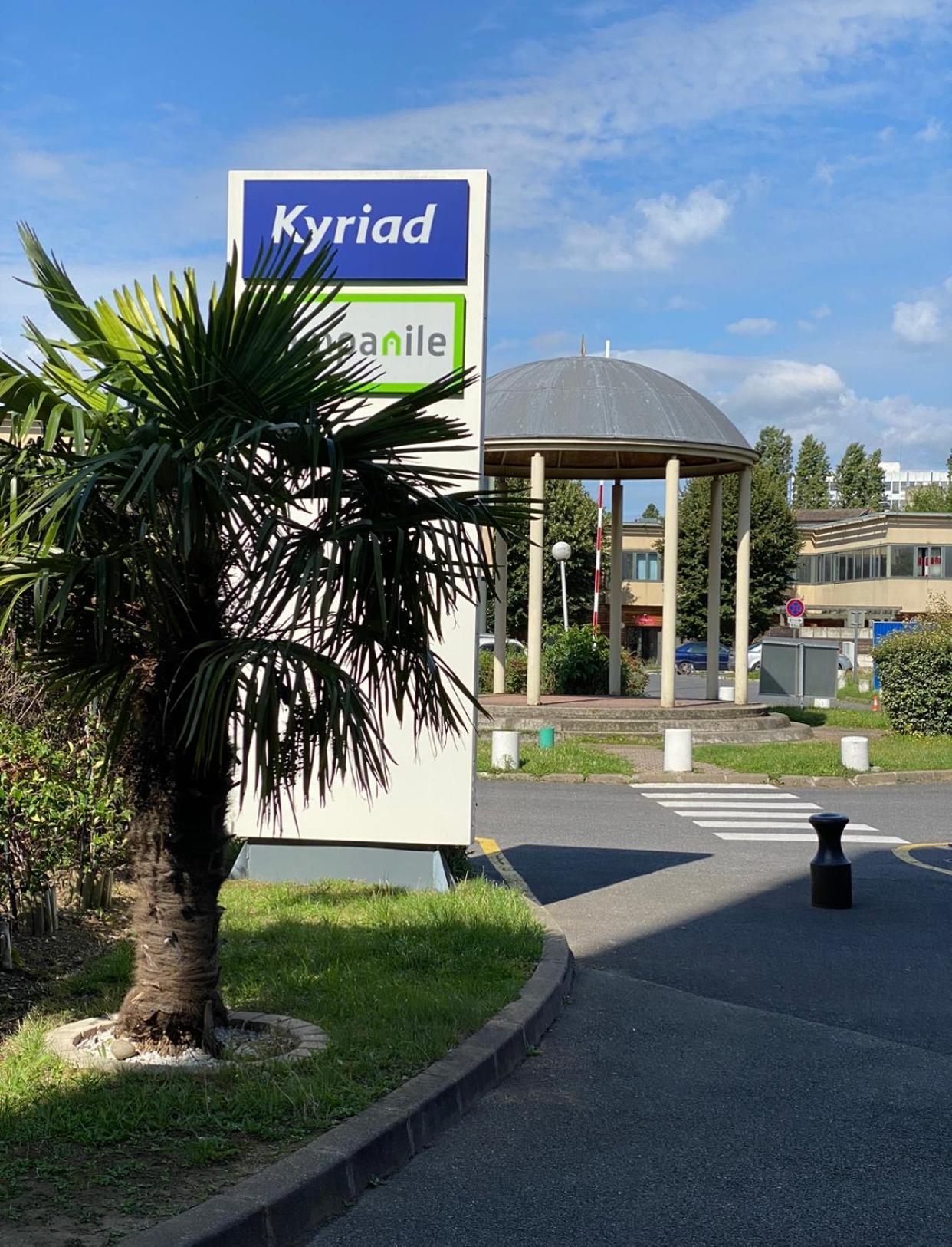 Kyriad Le Blanc-Mesnil Exterior photo